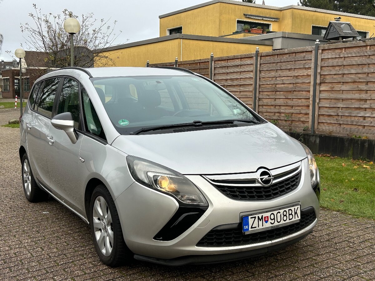 Opel Zafira Tourer 2.0CDTI 165PS - 2