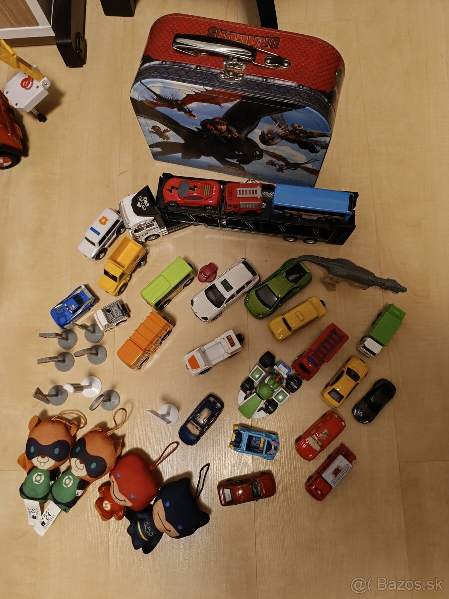 Balík autíčok - 2