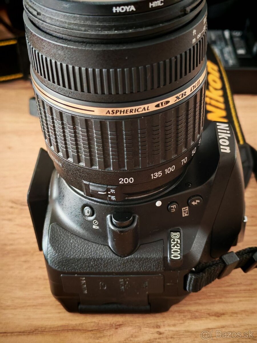 50mm objektiv a blesk Nikon - 2