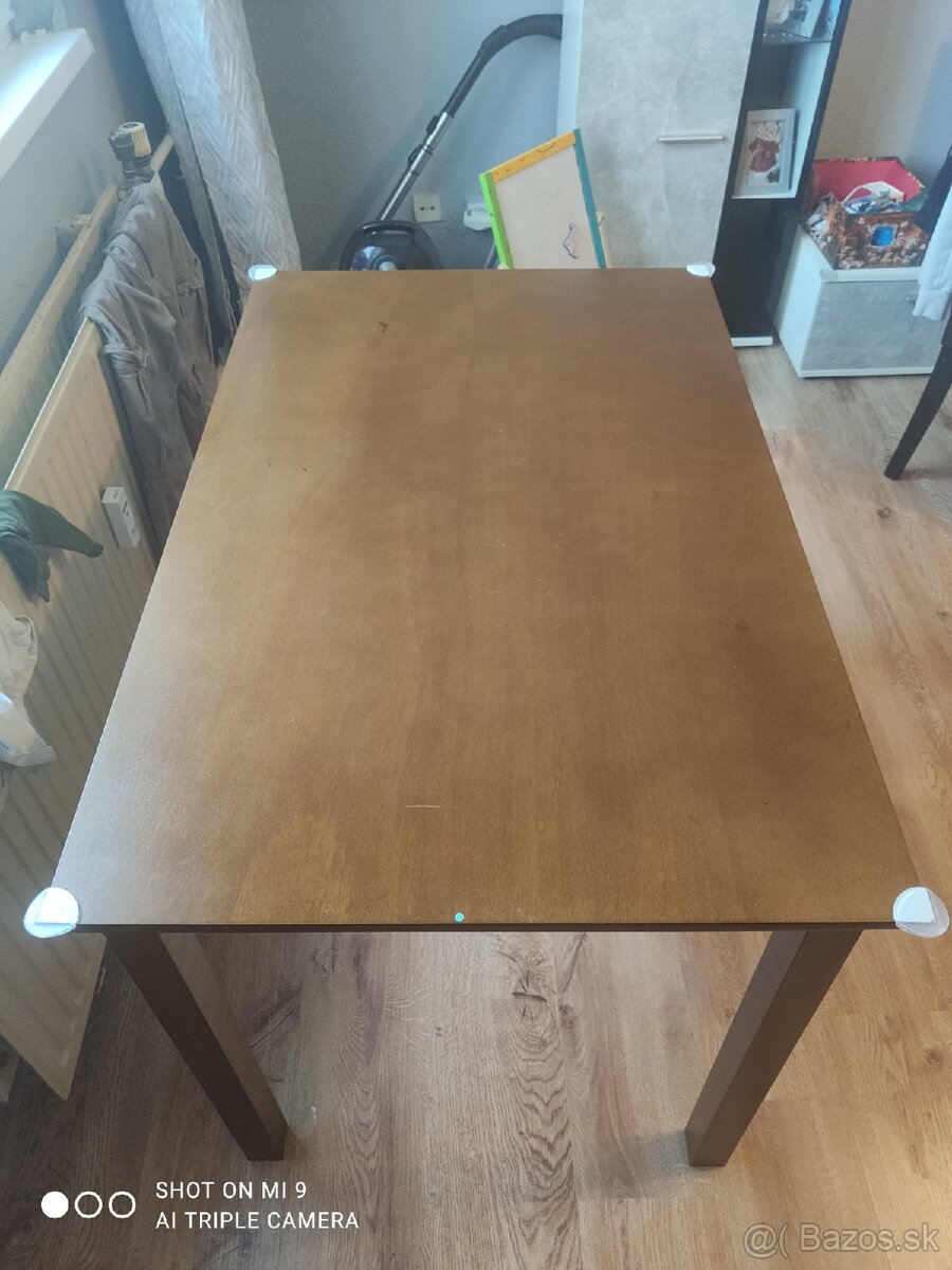 Jedálenský stôl - 2