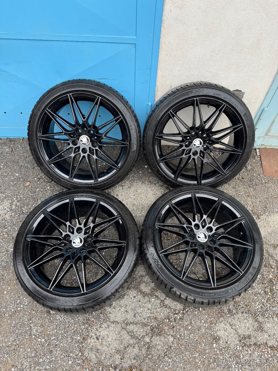 Predám letnú sadu R18 z Octavia 3 RS FL - 2