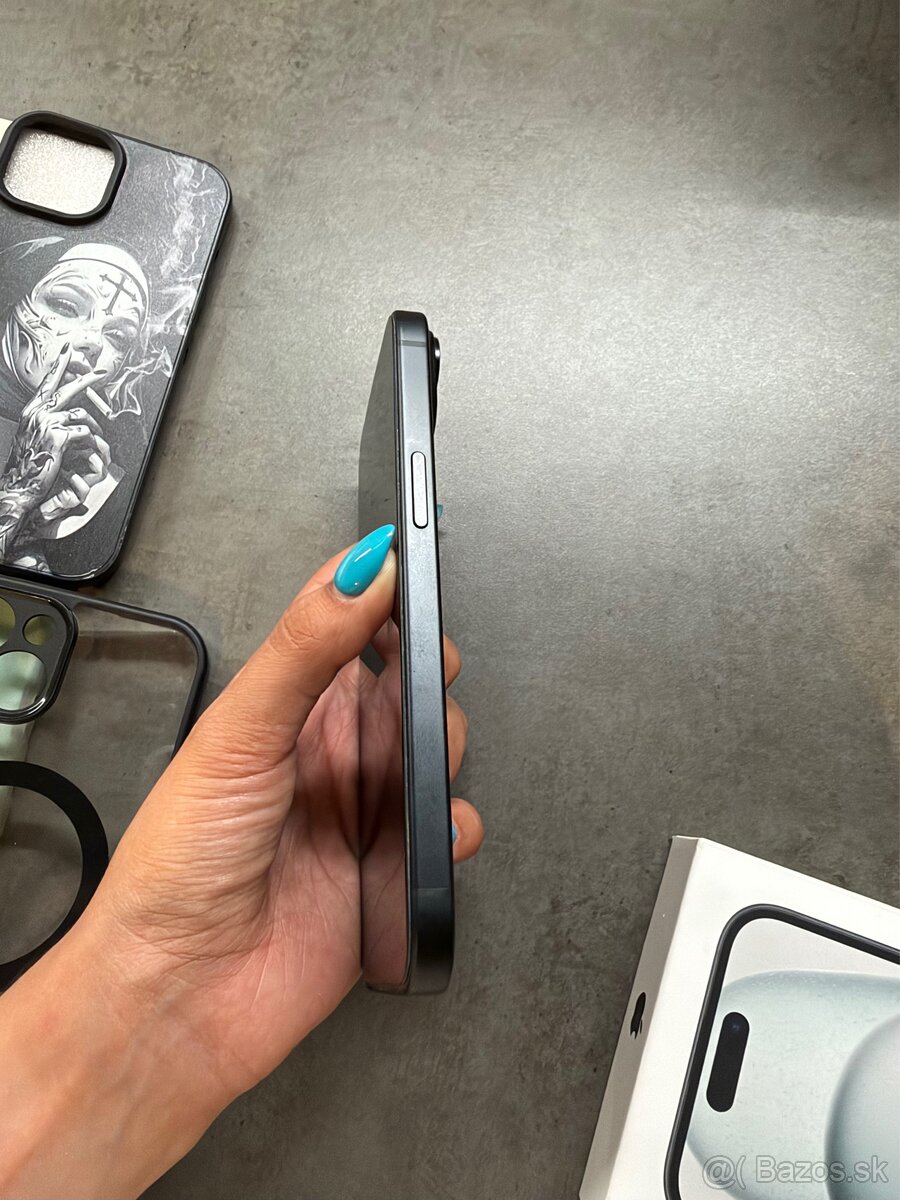 iPhone 15 - 2