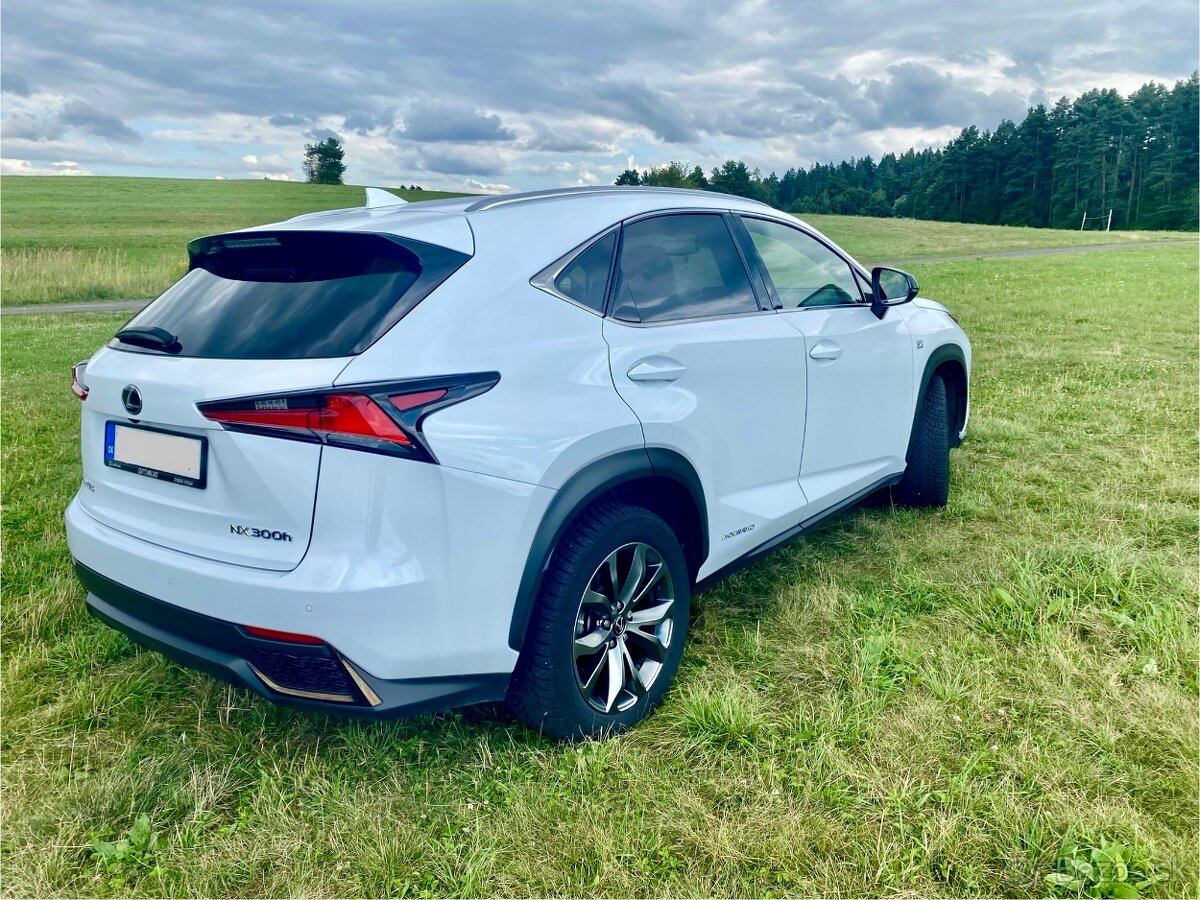 🚗 Lexus NX300h 2.5 Hybrid AWD F SPORT – r.v. 2021 - 2