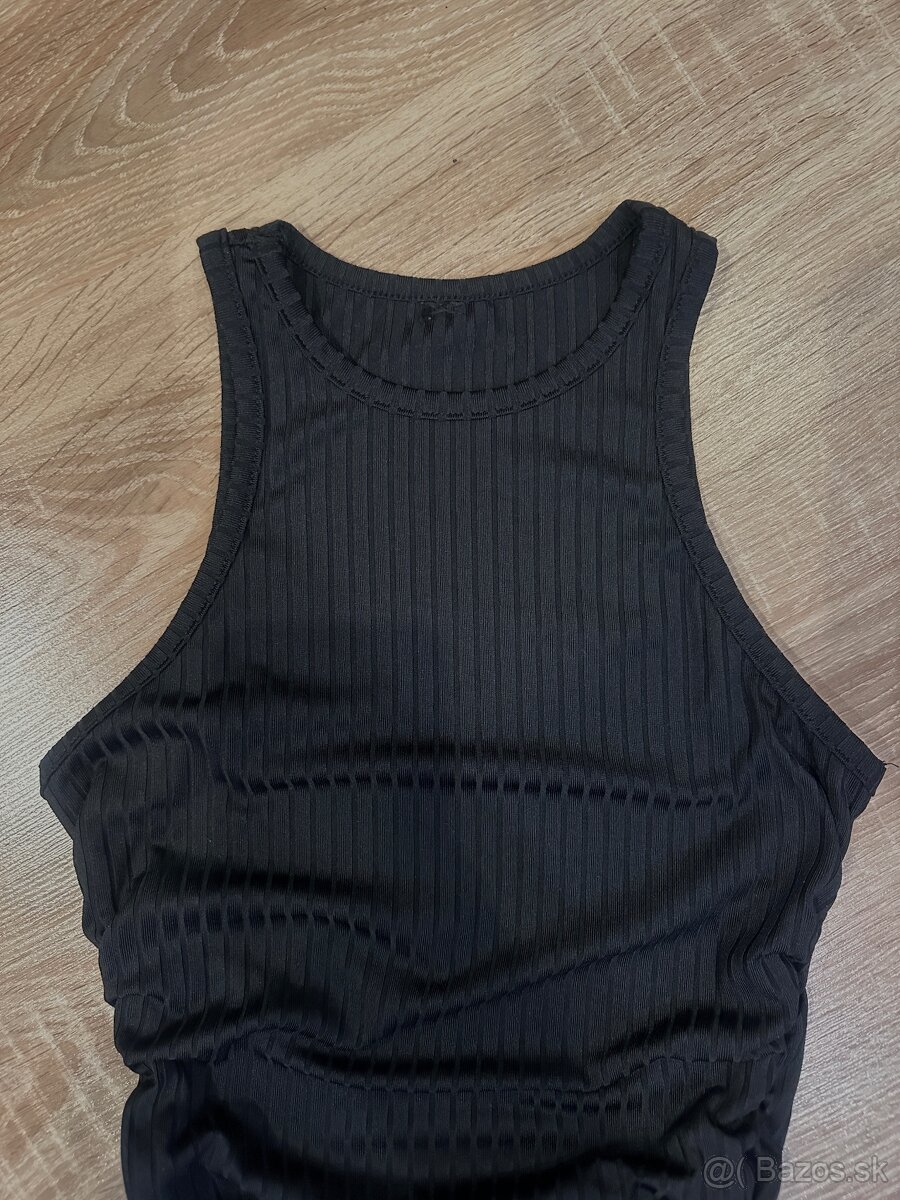 Dámske čierne nariasené šaty - 2