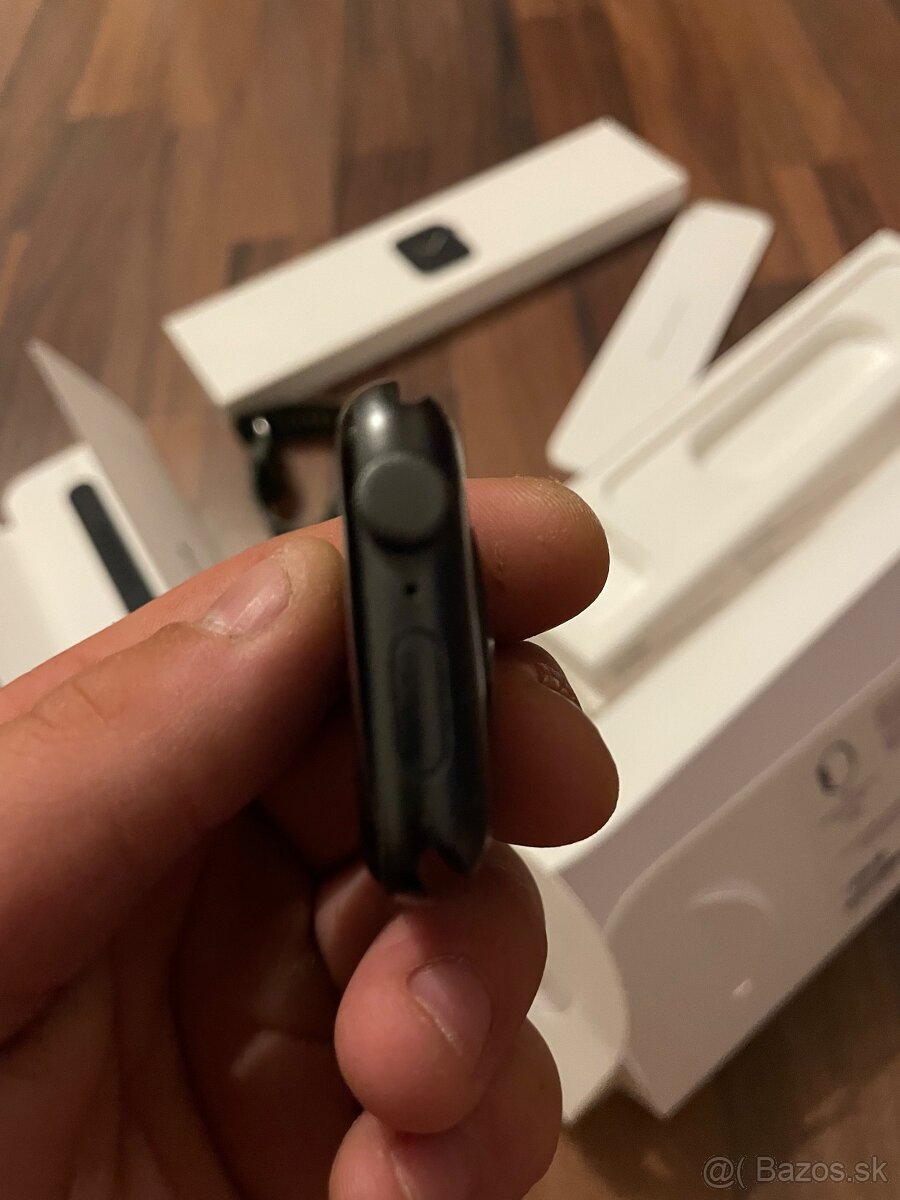 44mm Apple watch SE - 2