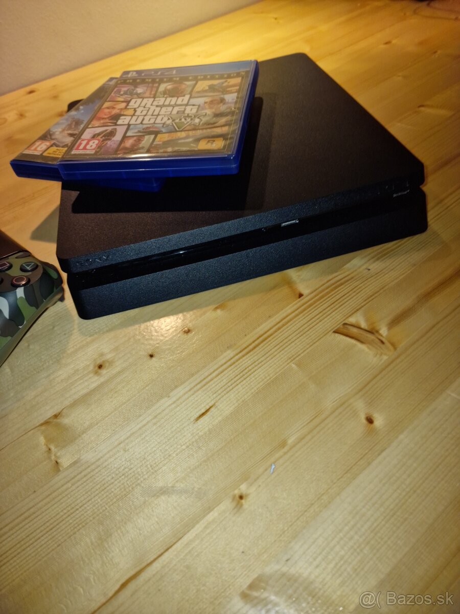 Predavám PS4 Slim 500GB - 2