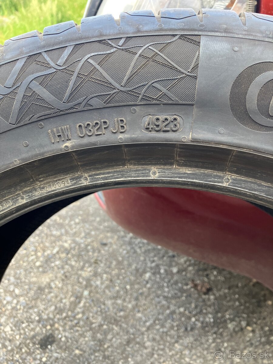 215/55 R17 DOT 4923 Continental - 2