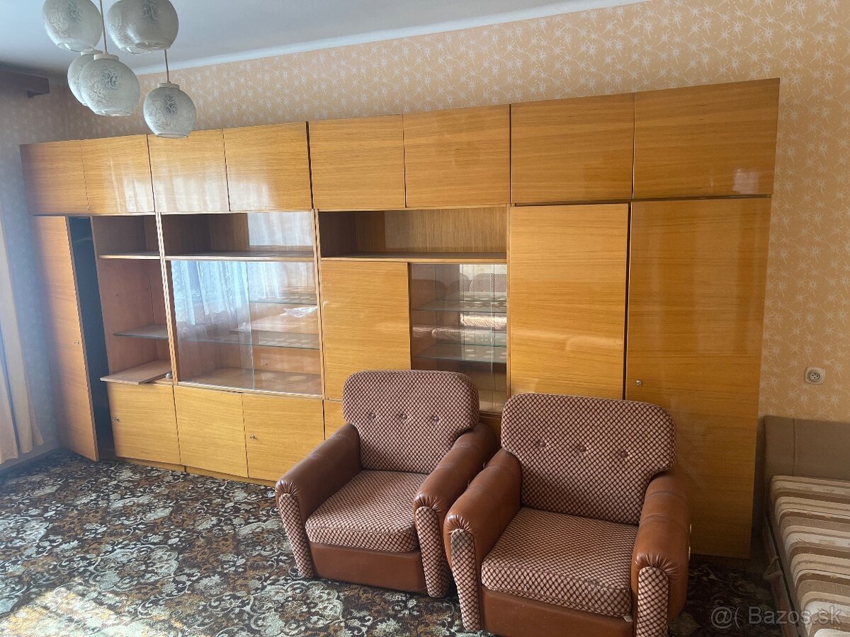 Predám gauč a dve kresla - 2