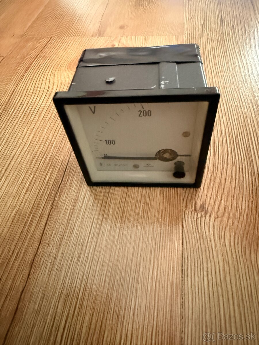 Predam rucickovy voltmeter AC 250V - 2