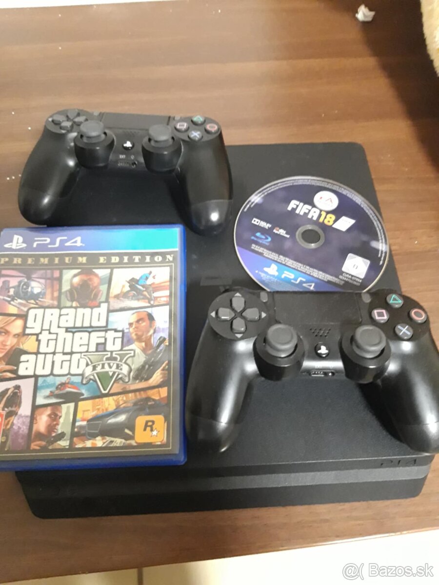 ps4, zo všetkým plus 40hrier inštalovaných - 2