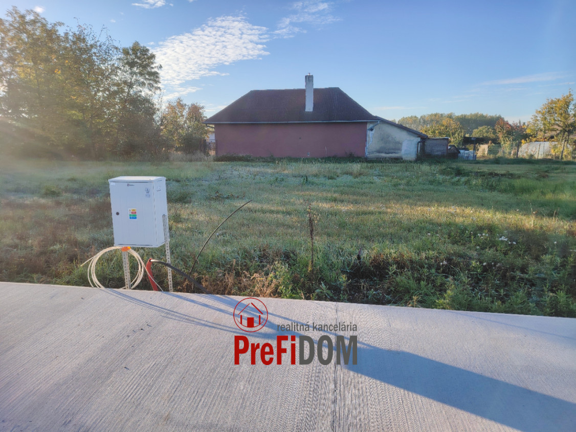 PREDAJ stavebný pozemok v meste Šurany - Nitriansky Hrádok. - 2