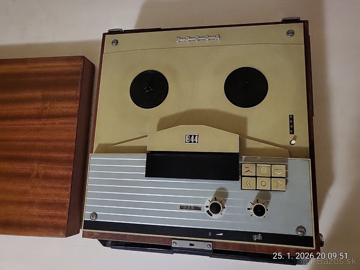 Tesla b44 dreveny funkcny - 2