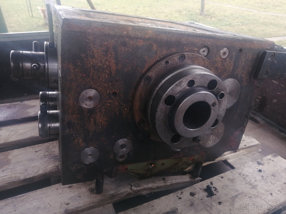 SÚSTRUH SUI 40 na nahradné diely - 2