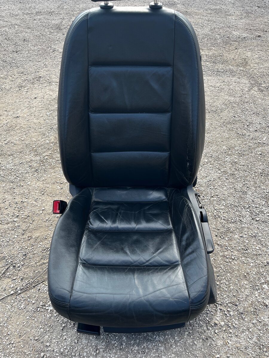 Predam sedacky z Audi A6 C6 - 2