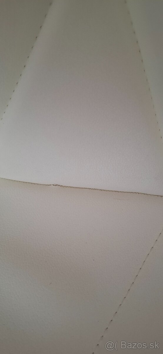 Kuchynský stôl +stoličky - 2