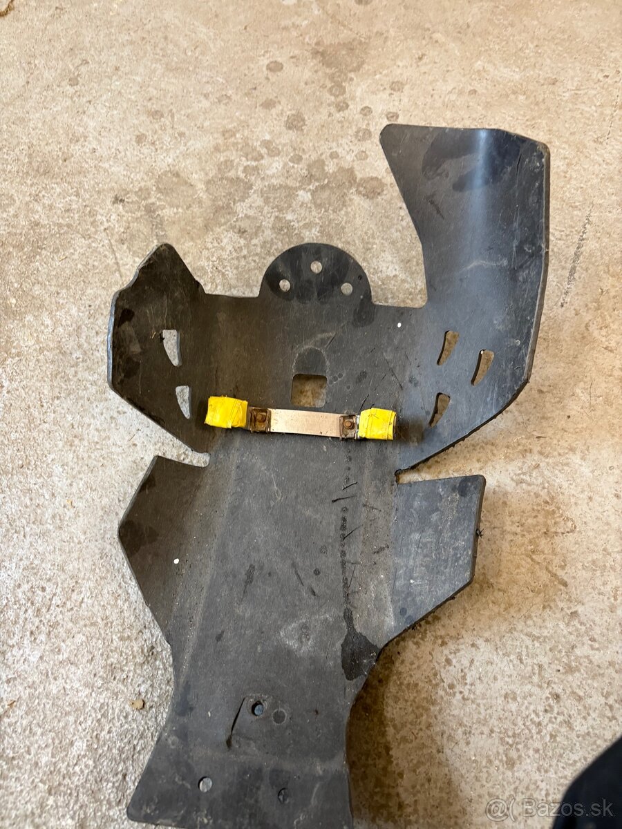 Kryt pod motor - 2