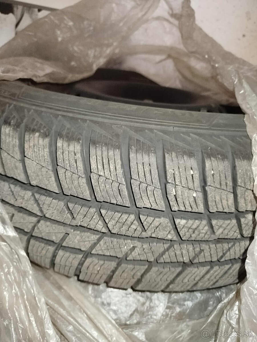 ZIMNÉ KOLA NA PLECHOVÝCH DISKOCH - 195/65 - R15 - 2