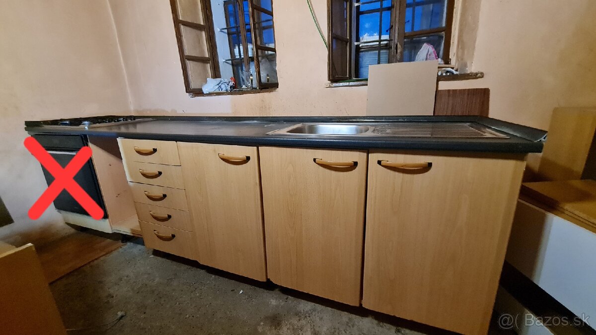 Predám kuchynskú linku 277cm - 2
