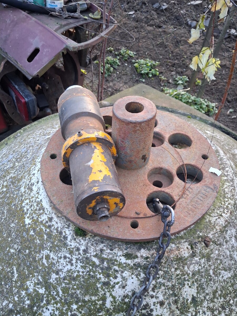 Predam vyrovnavaci piest zetor kristal - 2