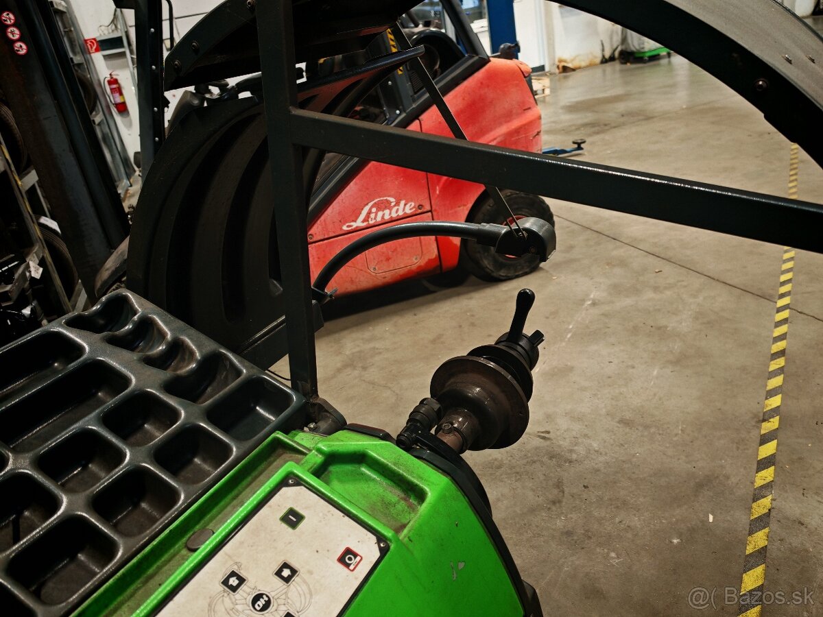 vyvažovačka Bosch WBE 4440 S10 - 2