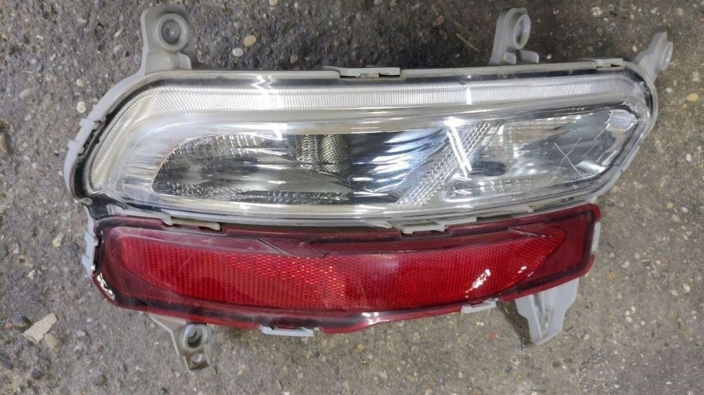 Kia Toyota Mercedes - zrkadlo listy svetlo napis... - 2