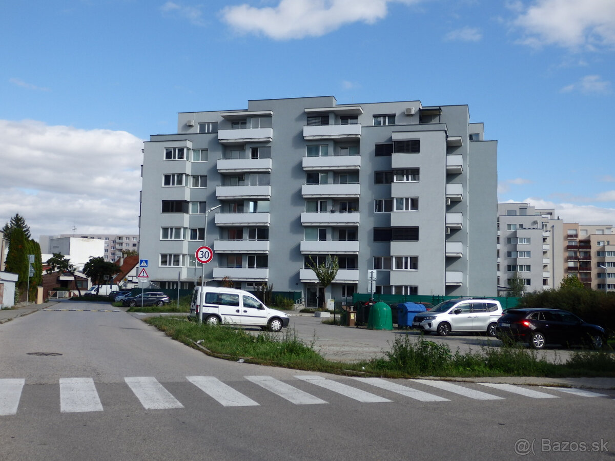 Meander Sered,Kukučínová Ul. - 2