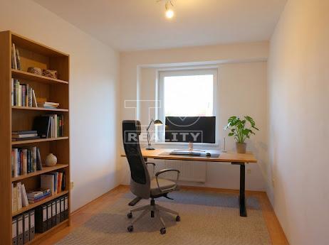 NA PREDAJ 129M2 4I BYT UL.POD PÁROVCAMI, PIEŠŤANY - 2