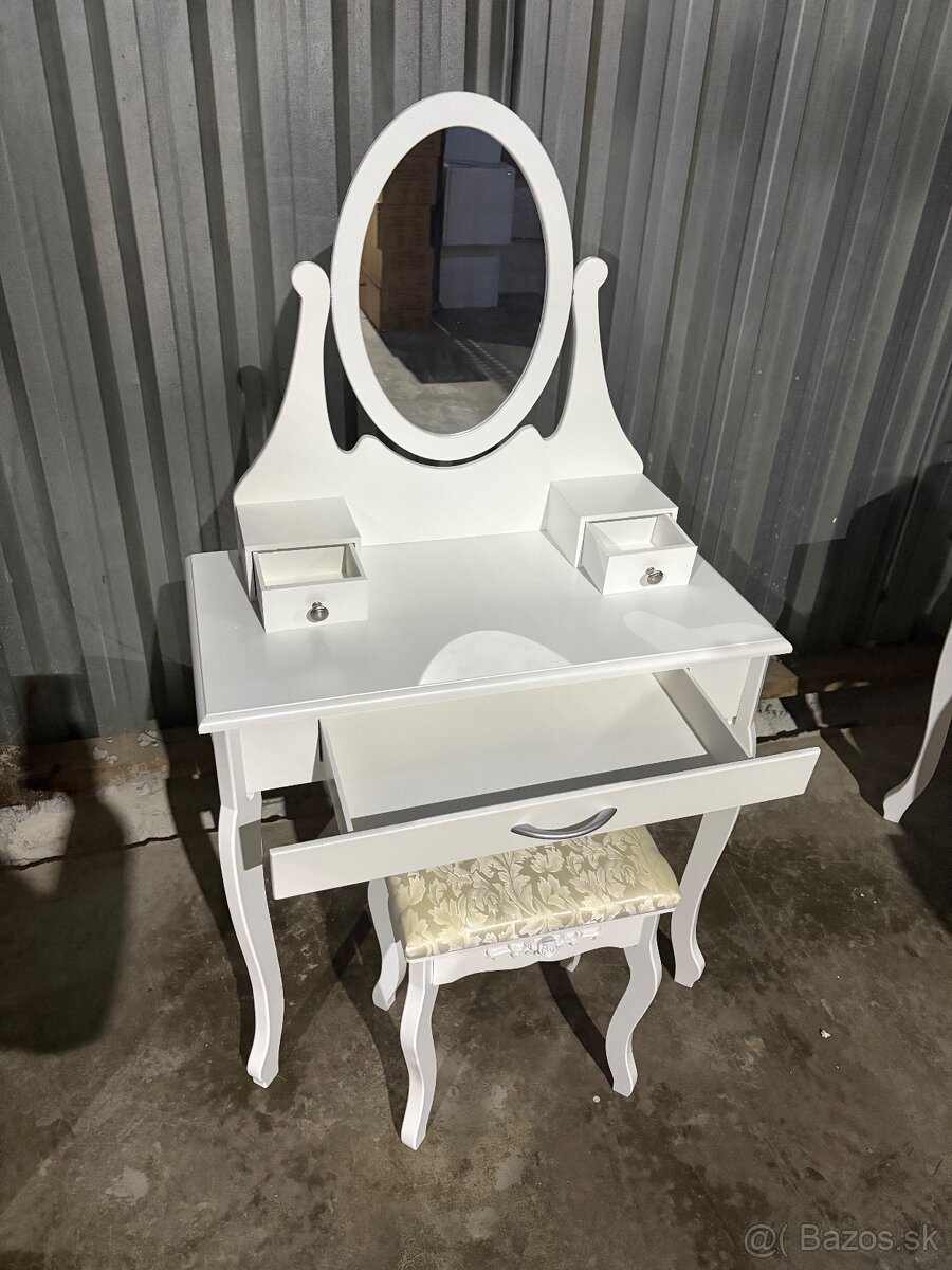 Toaletný stolík s taburetkou - 2