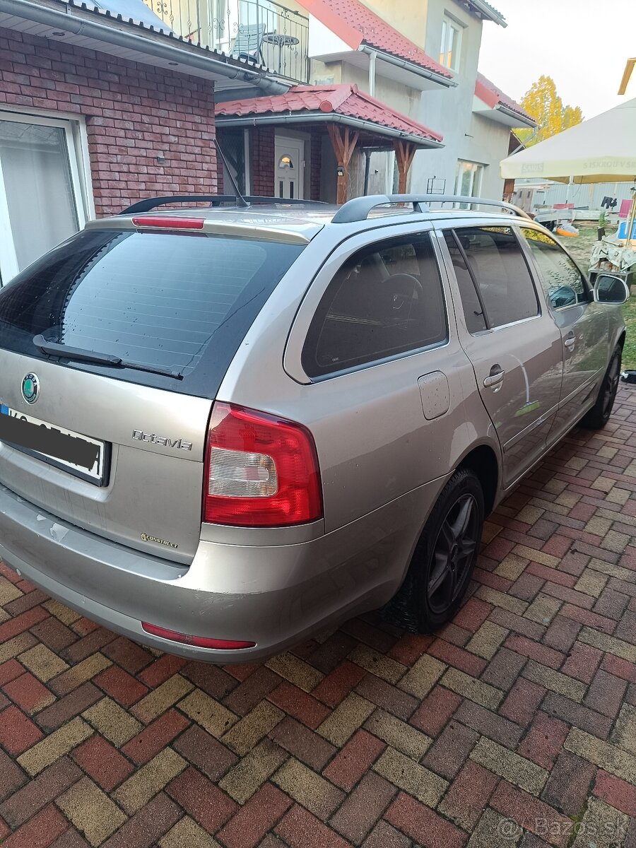 Škoda Octavia 2 facelift combi - 2