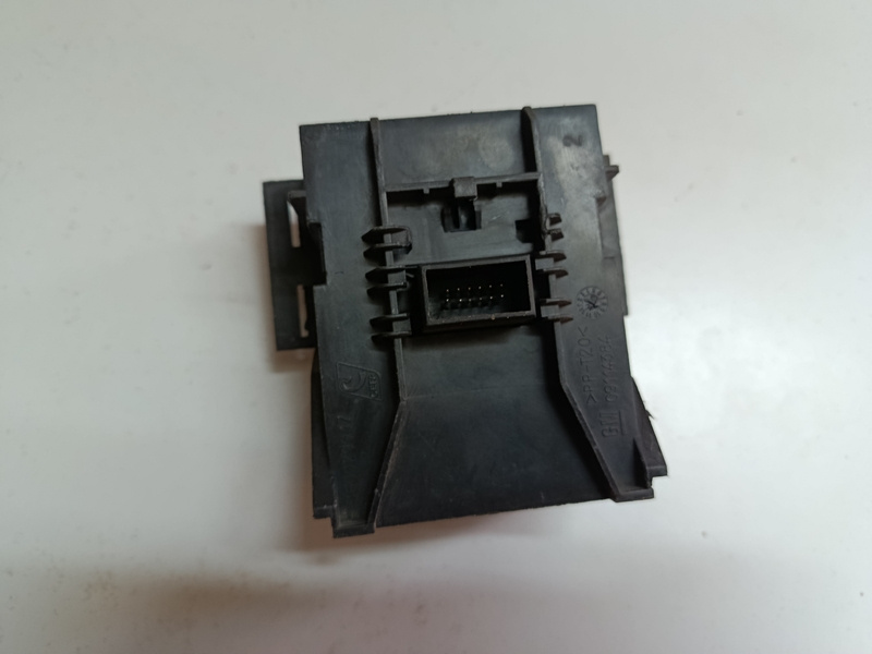 vypinac svetiel opel corsa 09114384 20€ - 2