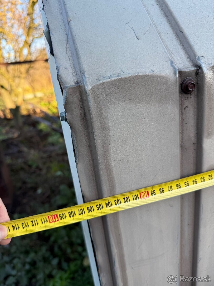 Plechová motogaráž so železnou konštrukciou - 2