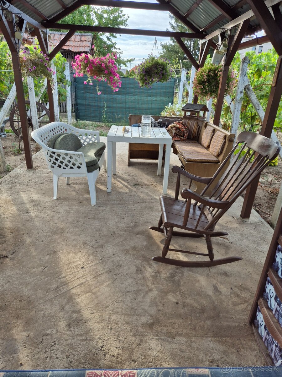 Predám pozemok v marcelovej. 1100m2 - 2