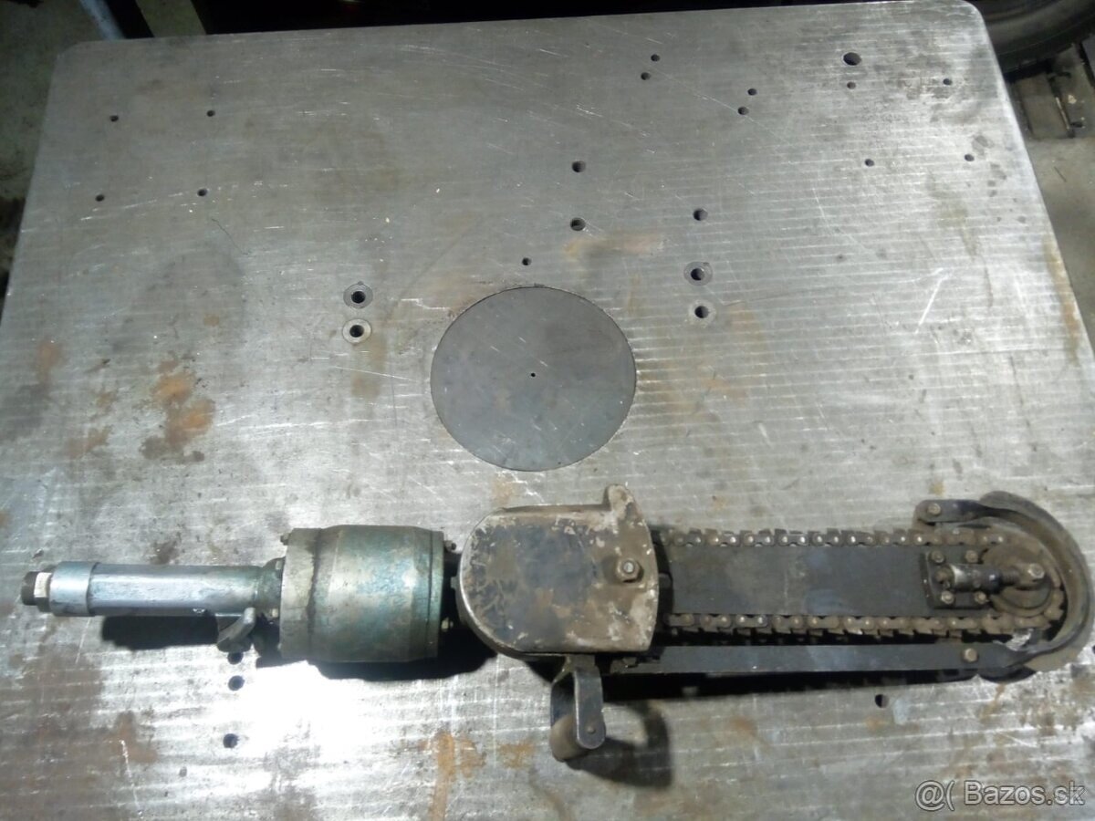 Píla pohanana stlačeným vzduchom alebo hydraulickým olejom - 2