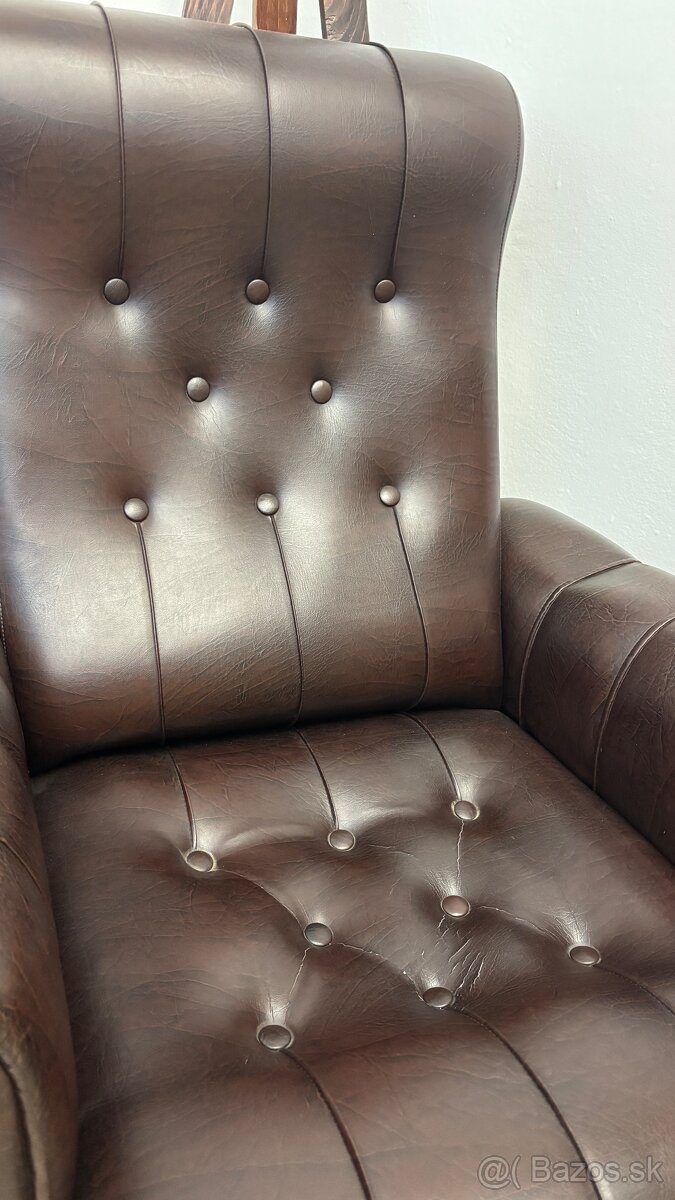 Hnedé kreslo - 2