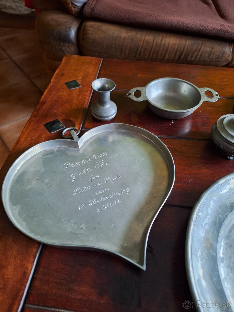 Starý cínový riad značený - 2