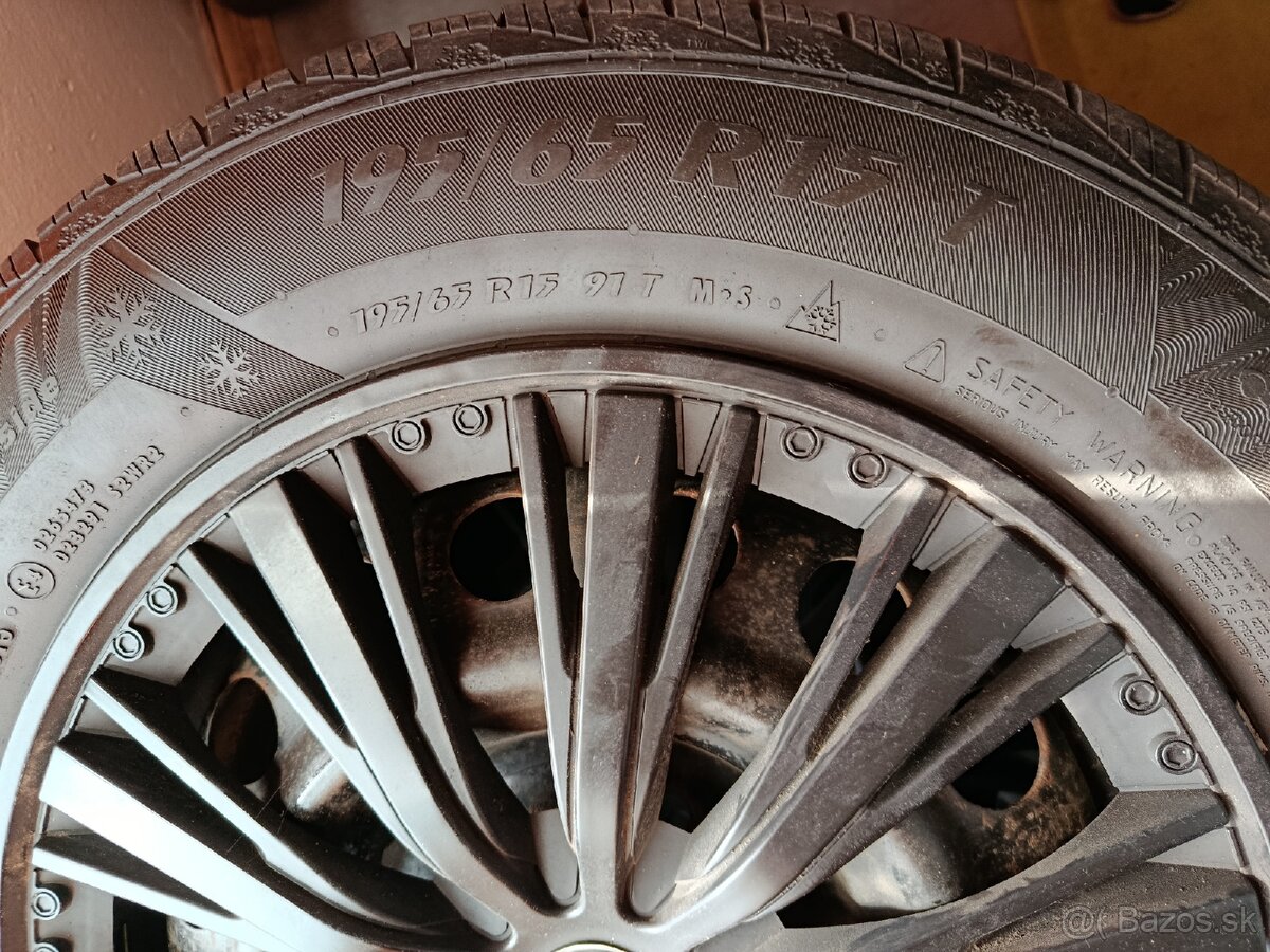 Predám zimné pneu 195/65/ R15 - 2