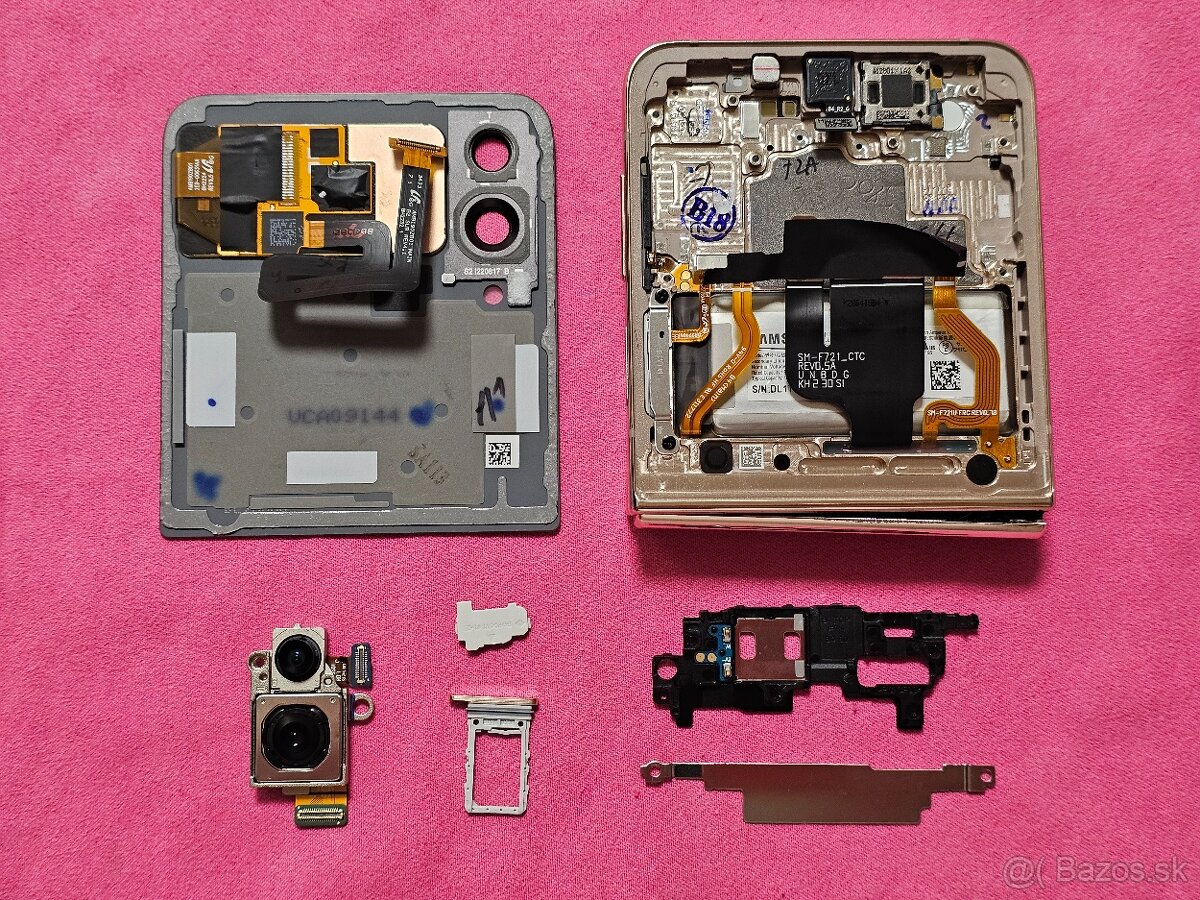 Sansung Galaxy Z Flip 4 - 2