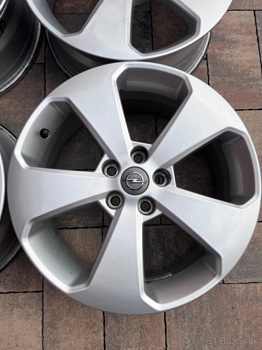 Orig. hliníkové disky Opel R17, 5x105 - 2
