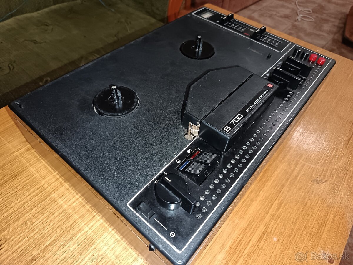 Magnetofón TESLA B700 - 2