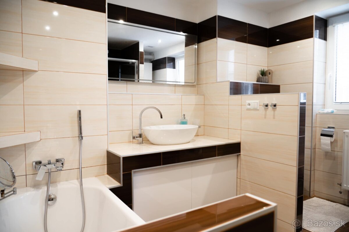 Prenajom 2i byt v centre - 2