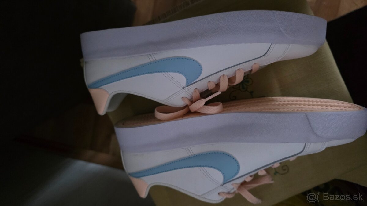Botasky Nike 41 vn dl 26.5.....uni - 2