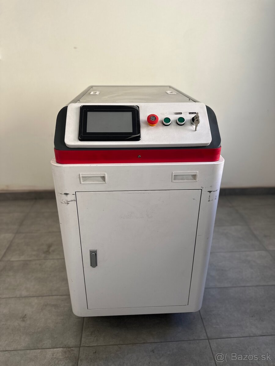 Laser na čistenie 1500W,pôvodná cena 14 000 €,len 121 hodín - 2