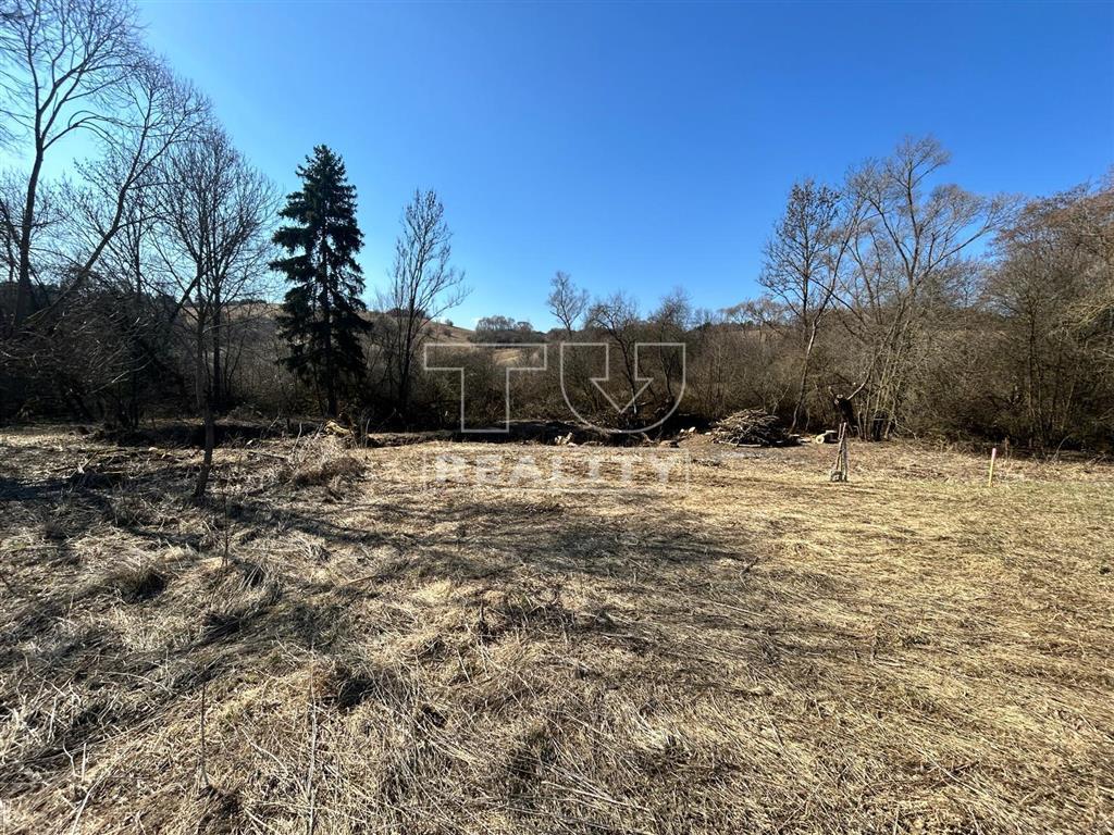 Na predaj pozemok Prosiek - 2