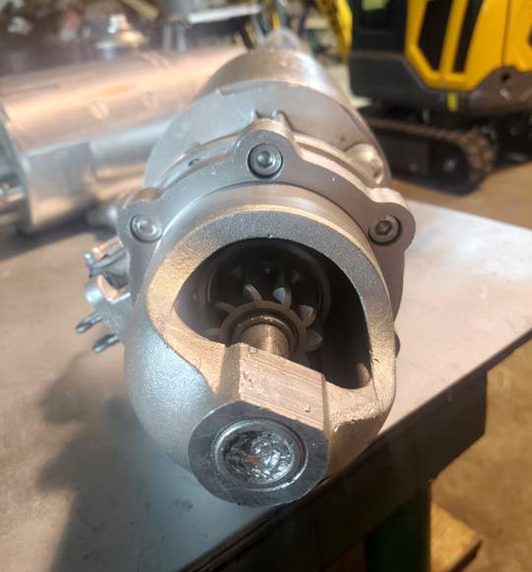 Štartér buldozér T-130/T-170 - 2