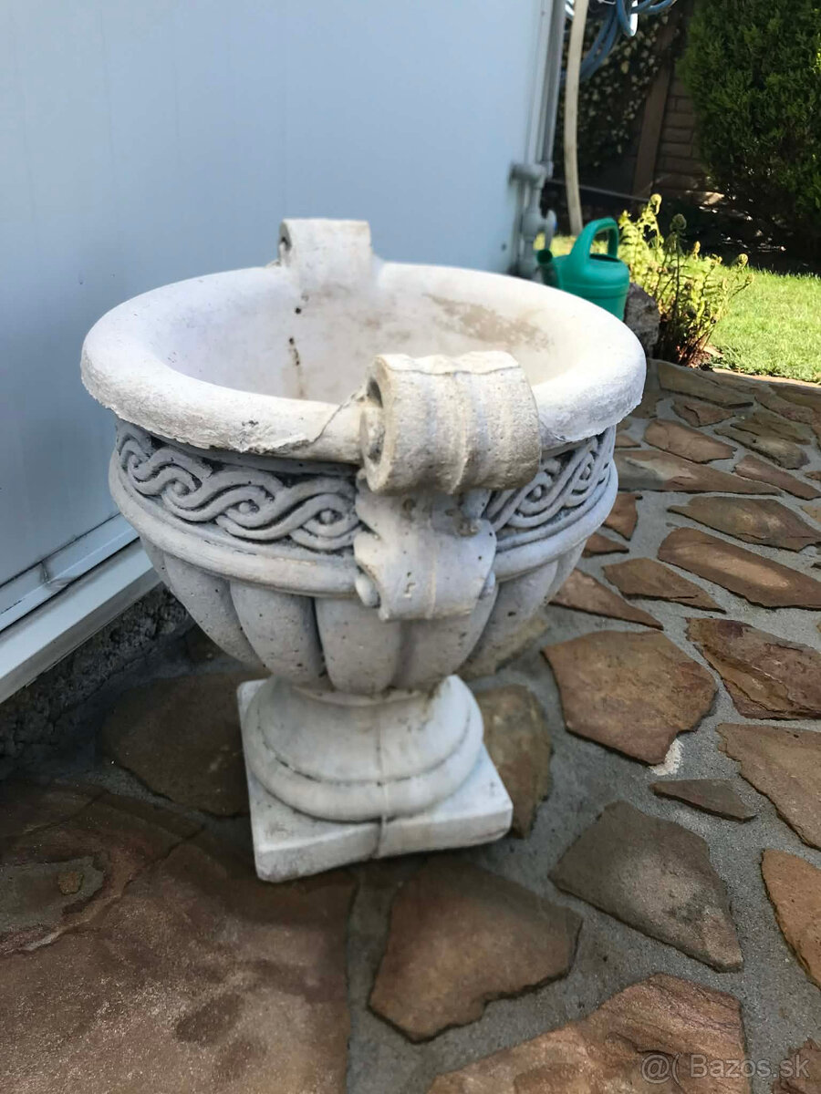 zahradny kvetinac - v antickom štýle - 2