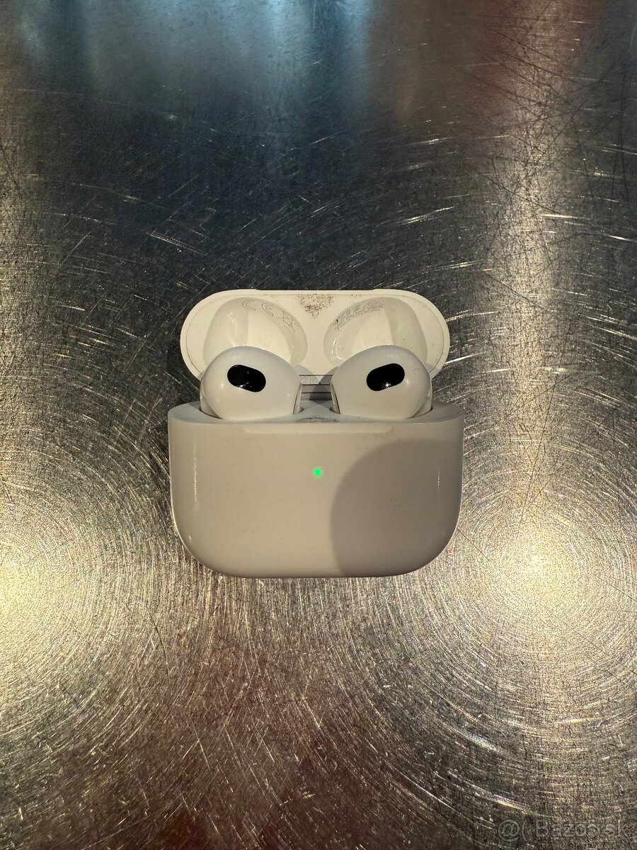 Predám Apple AirPods 3 - 2