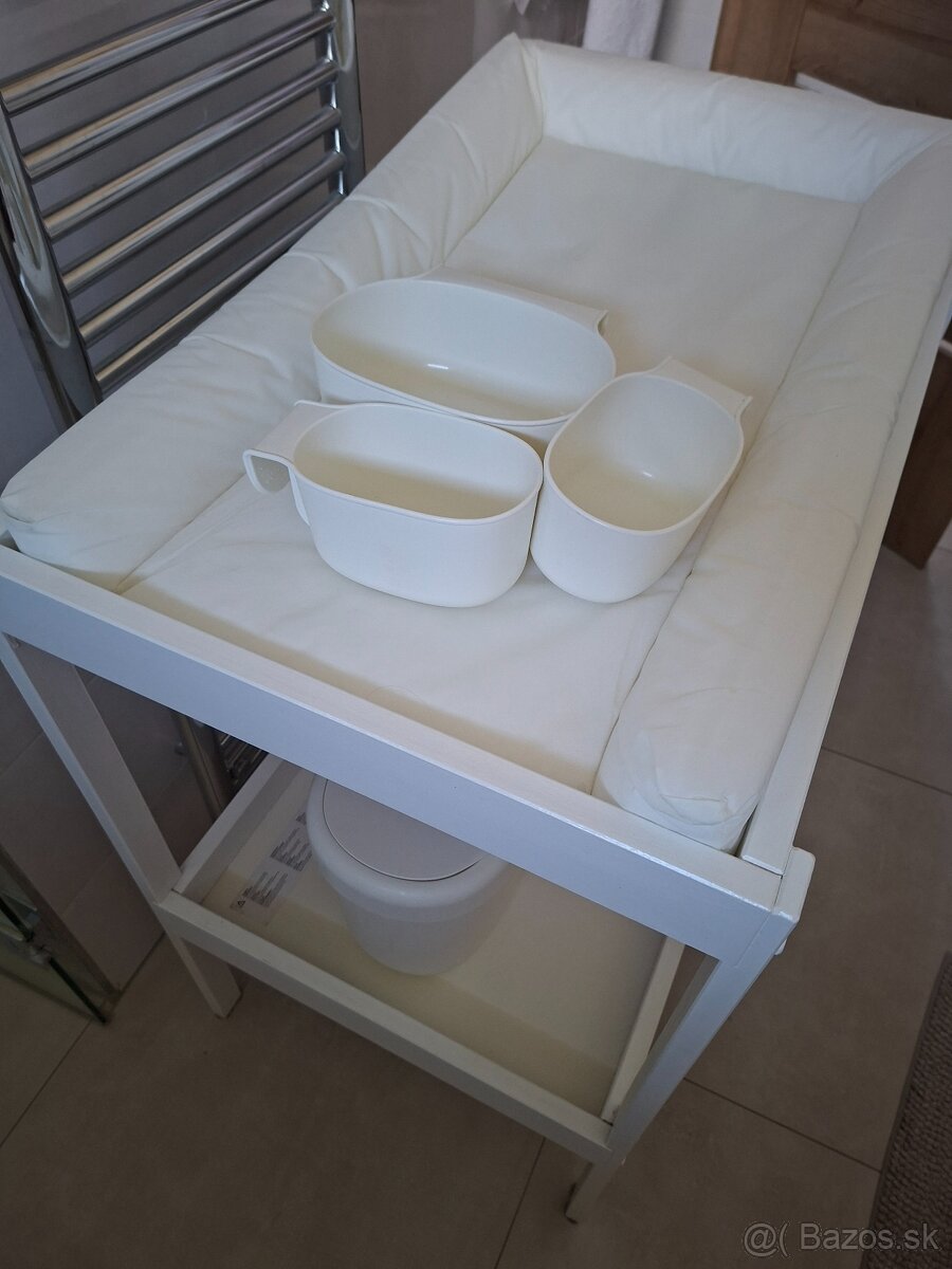 Prebaľovací pult s príslušenstvom - 2