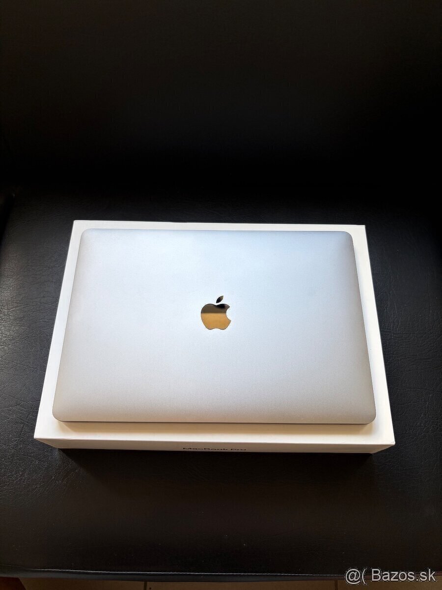 MacBook PRO i7 — A2252 - model 2020 - 2