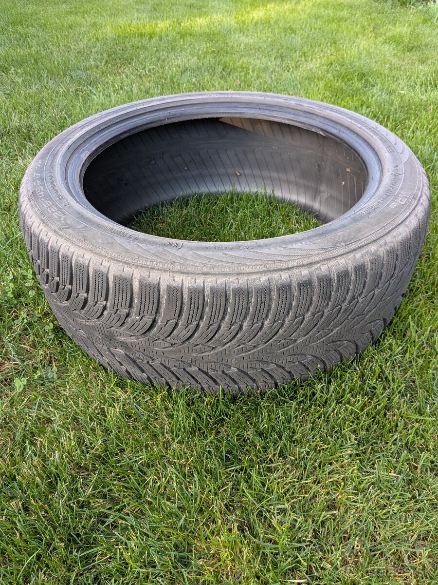 Sada zimných pneumatík 225/45 R17 - 2