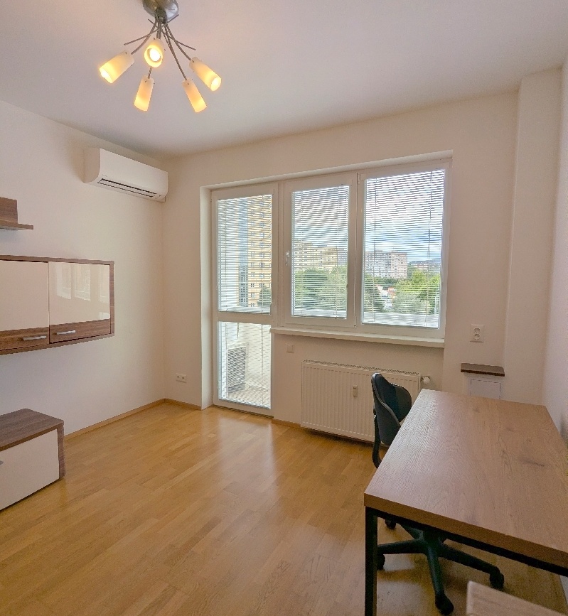 3izb.67m2, 4/5, ČSA, St.mesto - 2